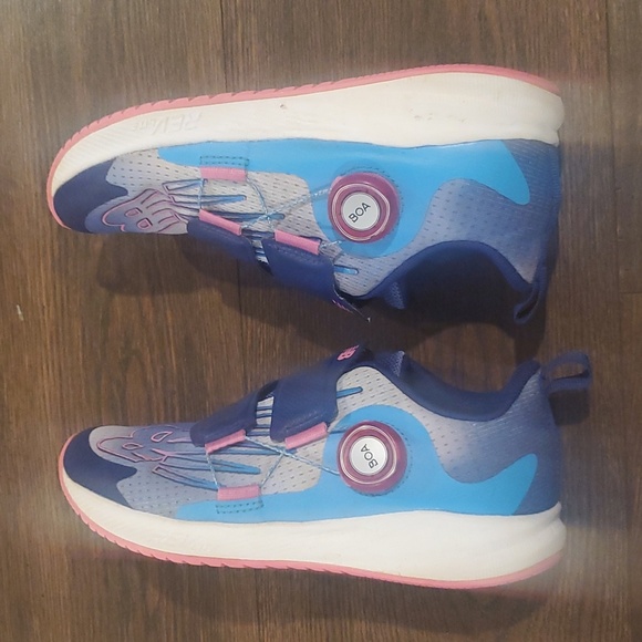 Girls New Balance sneakers sz 4 - Picture 6 of 7